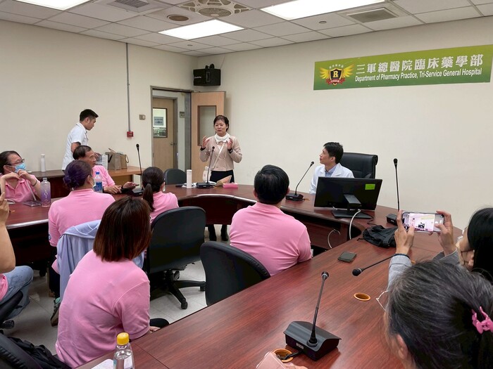 陳秀珍教授於交流中說明專業學習重點，強化跨領域整合能力。